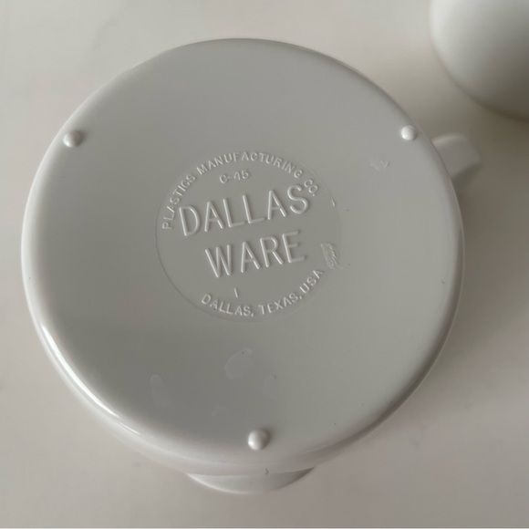 Dallas Ware White Melamine Cups Stackable Set of 4 - Picture 13 of 13
